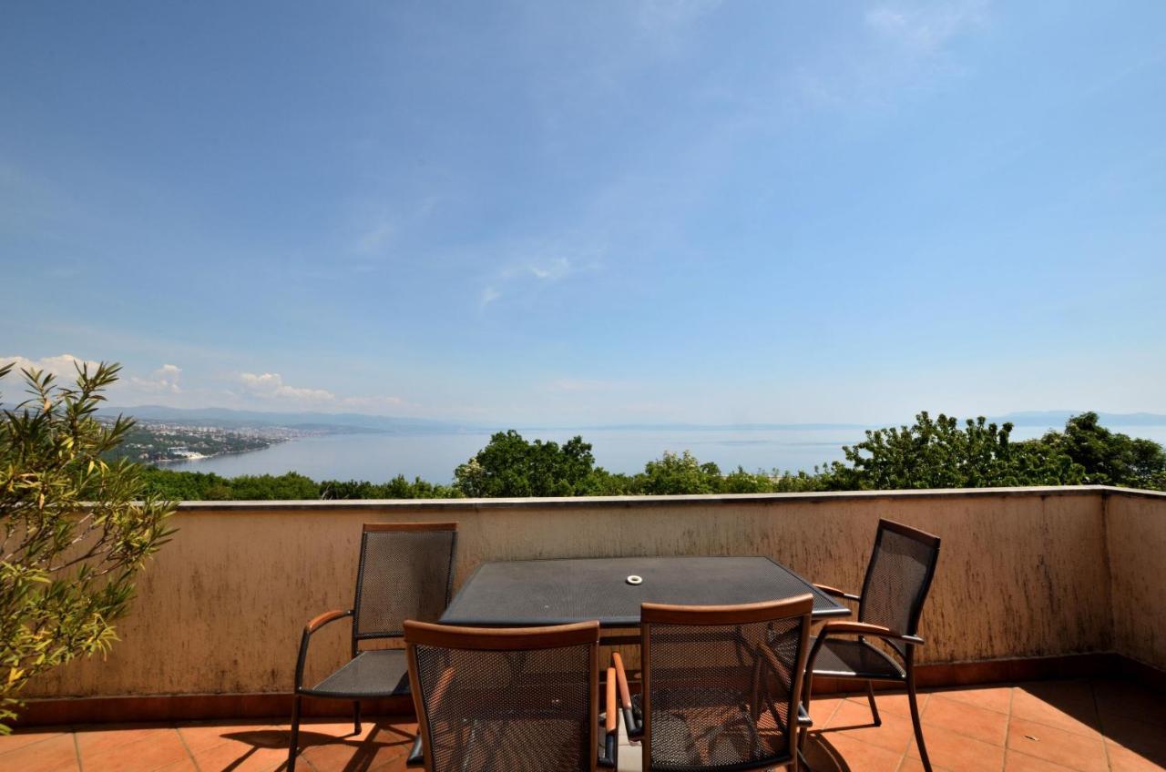 Apartment Mirela Opatija Exteriör bild